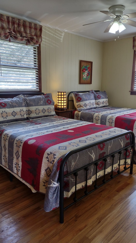 Cozy Creek Cottages - photo 3
