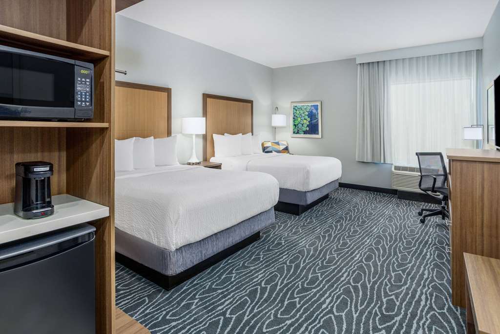 La Quinta Inn & Suites by Wyndham Valdosta - photo 25
