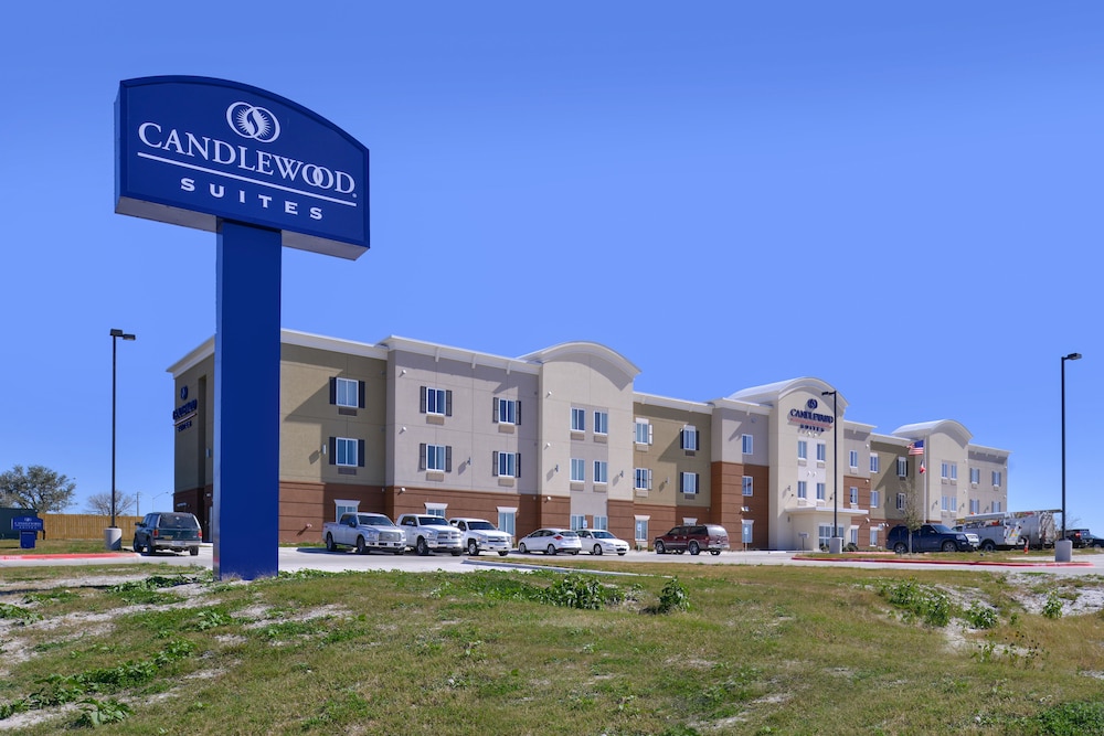 Candlewood Suites Kenedy by IHG - photo 33