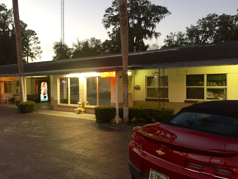 Cadillac Motel Fanning Springs - photo 20