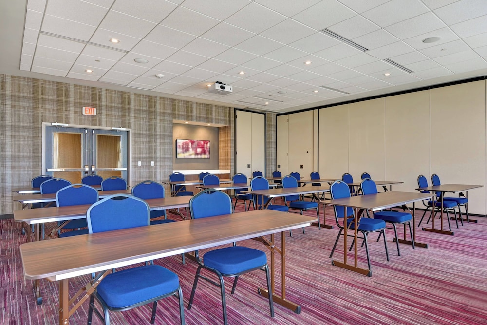 Courtyard by Marriott Bentonville Rogers Promenade - photo 36