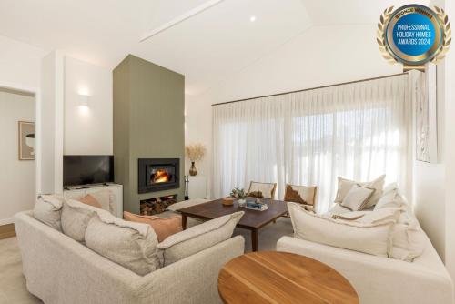 Carramar Fireplace Absolute Waterfront — Culburra Beach