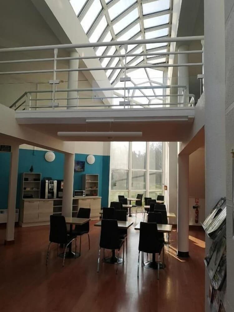 Hotel Mervil Airport — hotel in Merville