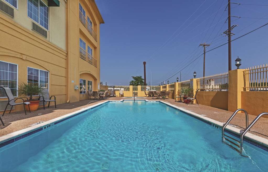 La Quinta Inn & Suites by Wyndham Livingston - photo 9