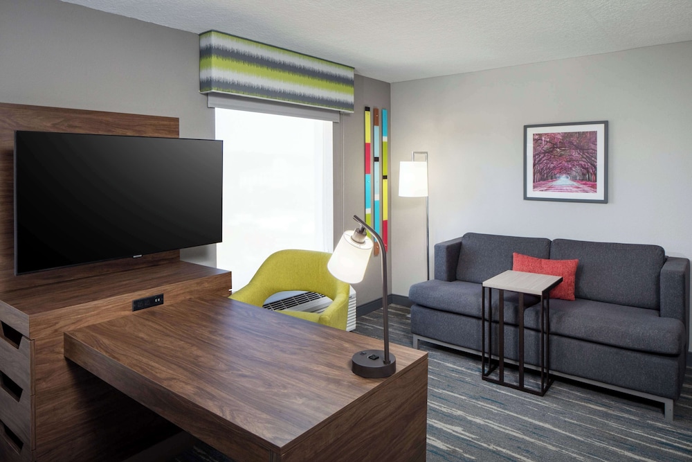 Hampton Inn & Suites Savannah I 95 South Gateway - photo 10