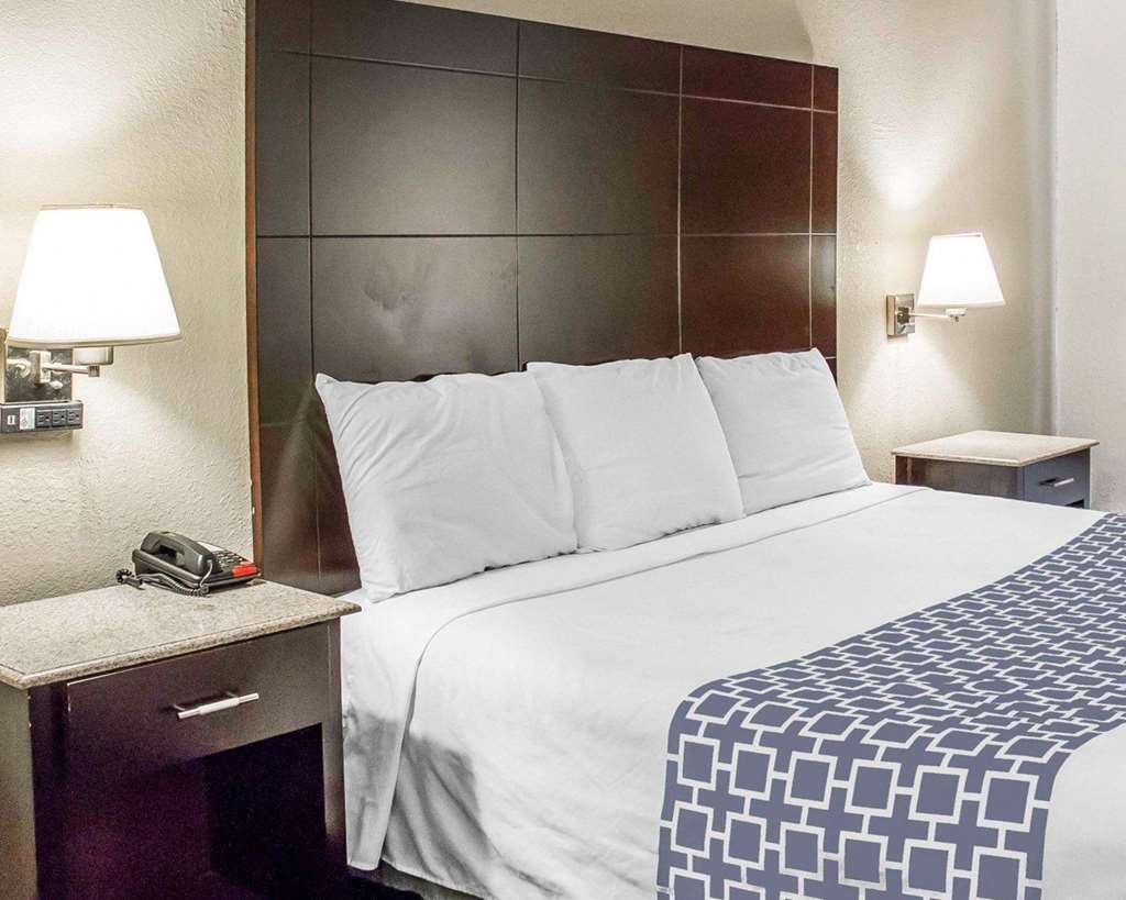 Econo Lodge Scranton near Montage Mountain - photo 5