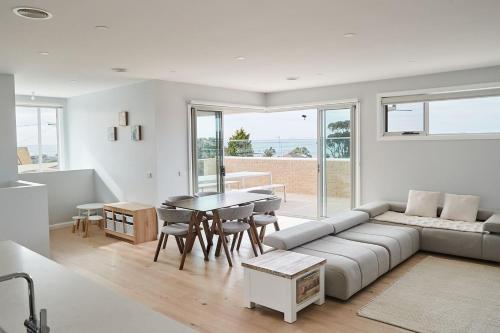 Harbour Horizons Balcony BBQs and Calm Water Views — hotel in Clifton Springs