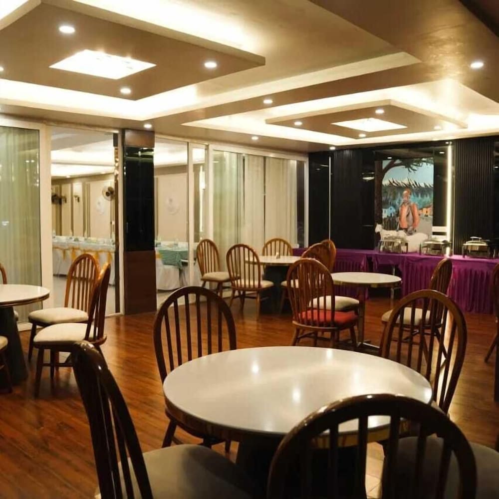 Hotel The Mango Tree in Kangar, India