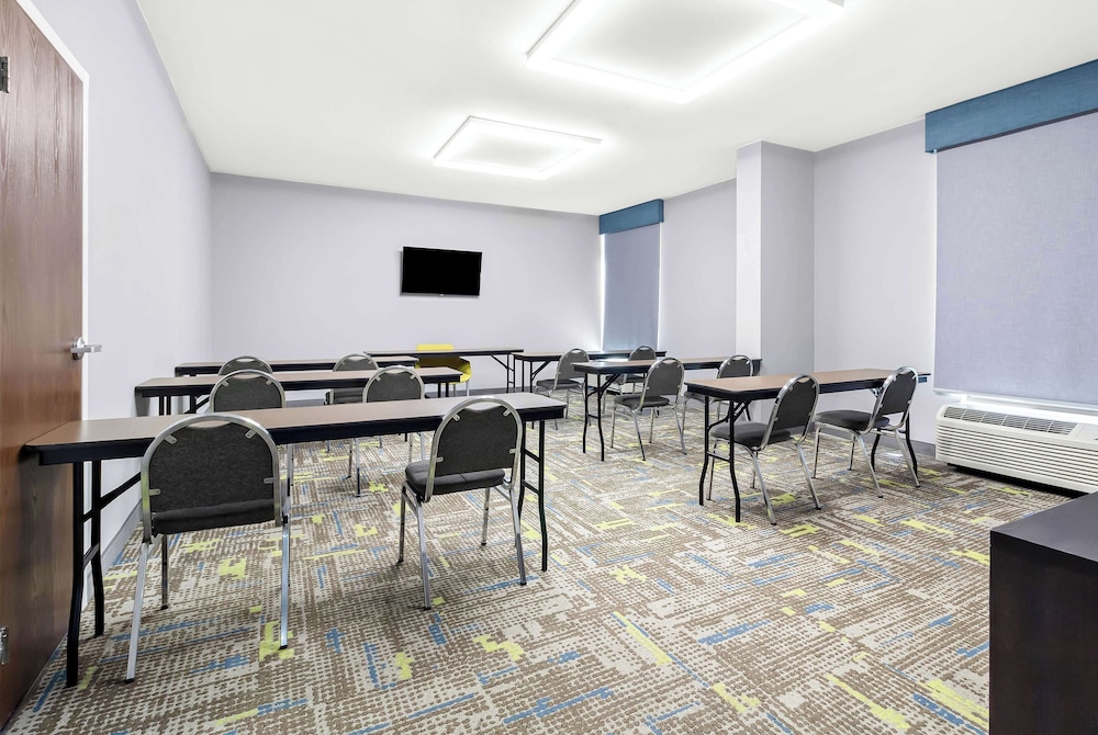 Hampton Inn Washington - photo 36