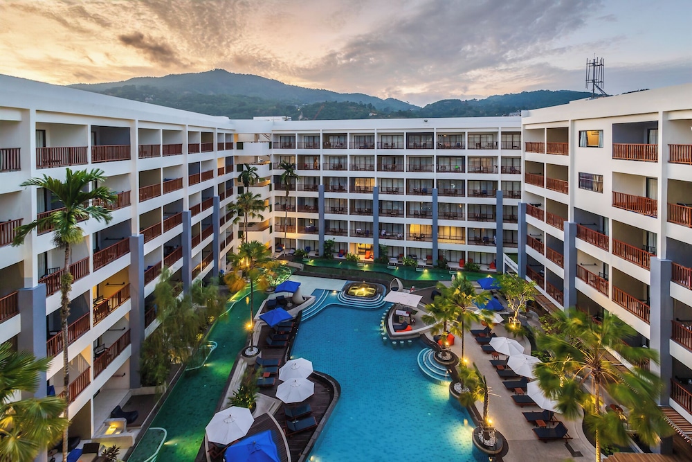 Deevana Plaza Phuket SHA Extra Plus — 4-Star Luxury Hotel in Phuket, Thailand