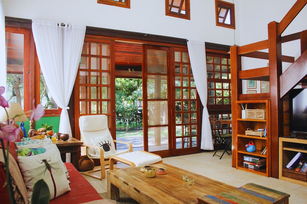 Bz10 Casa 4 suítes em condomínio clube — 4-Star Luxury Hotel in Armacao De Buzios, Brasil