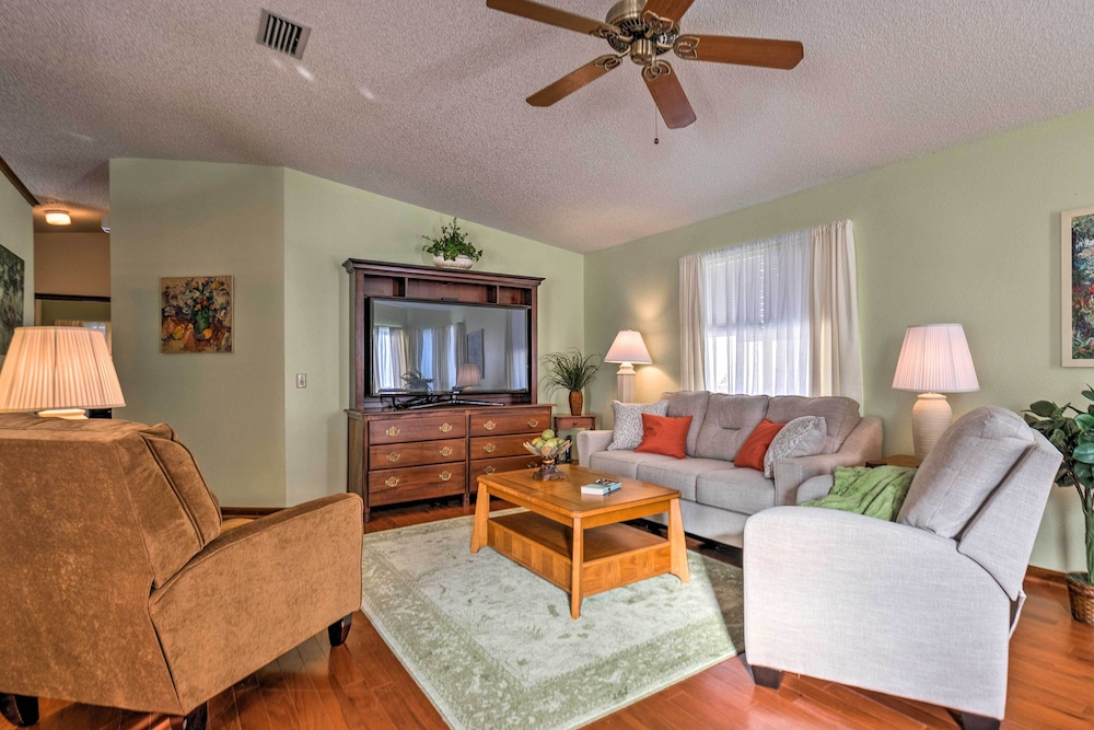 Lovely Lady Lake Home with Resort Amenities and Lanai - photo 15