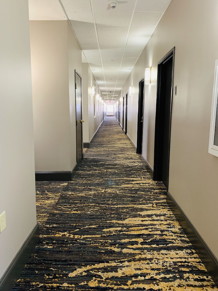 BridgePointe Inn & Suites by BPhotels Lincoln I 80 27th St - photo 23
