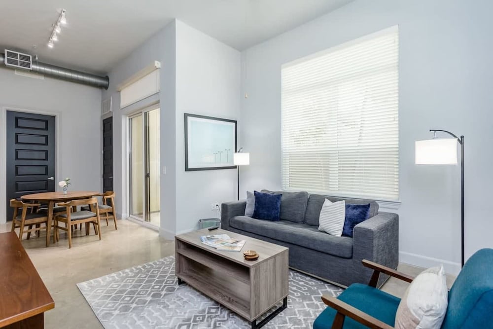 Peony At Millennium Elegant 2 Bed Apt in Houston — 4-Star Luxury Hotel in Houston, United States