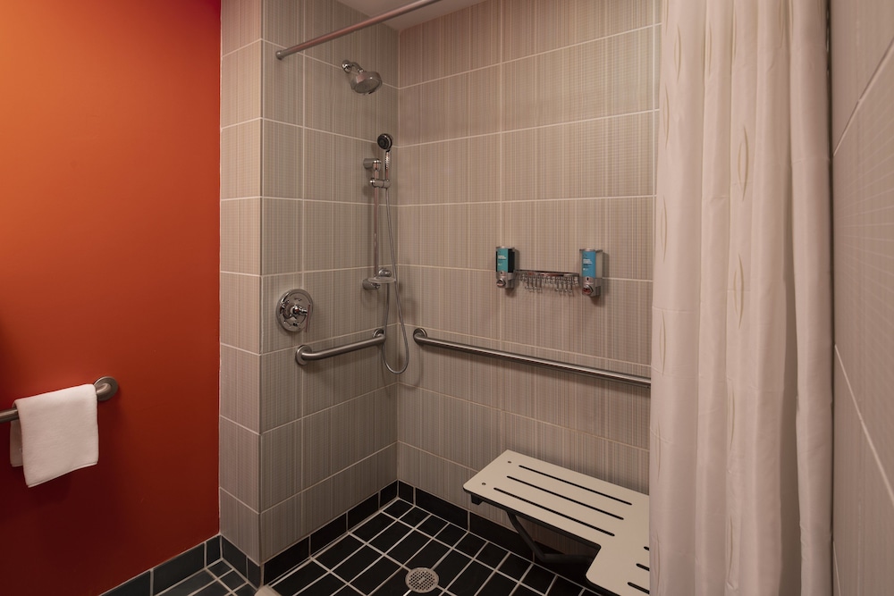 Aloft Birmingham Soho Square - photo 9