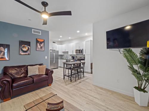 Old Town Oasis EV Access 5 Mins to Scottsdale Stadium Golf in Scottsdale, United States