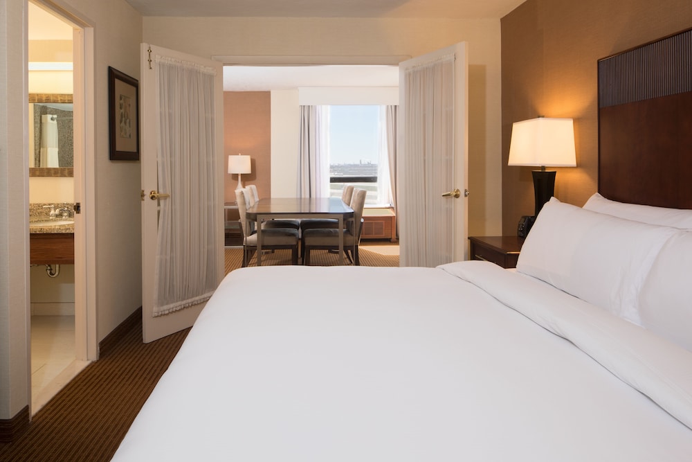Doubletree by Hilton Philadelphia Airport - photo 10