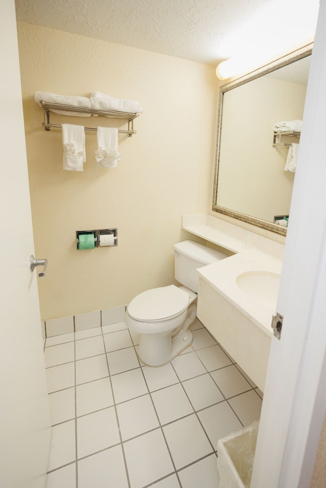 Garnet Inn & Suites Orlando - photo 94