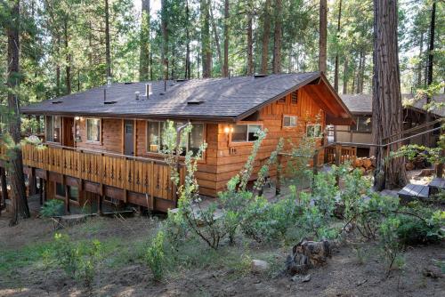 Ackley's Place - last minute hotel in Unknown City