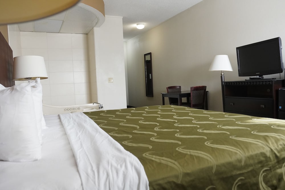 American Inn & Suites Waterford - photo 12