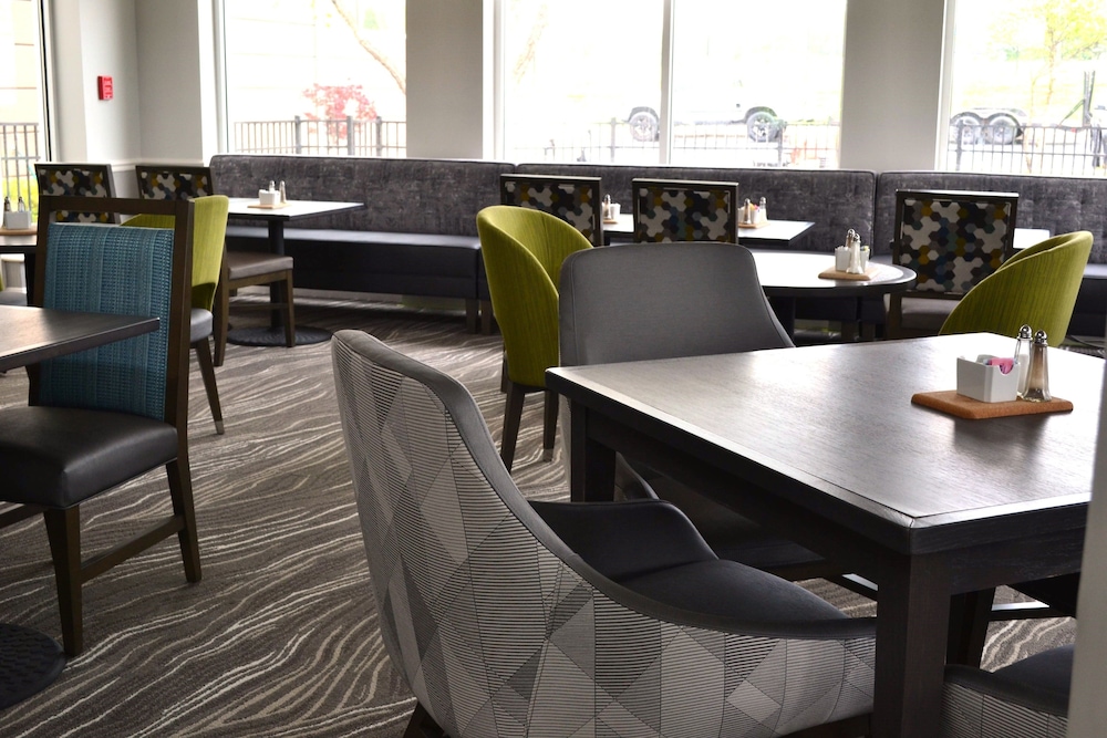 Hilton Garden Inn Cincinnati Northeast - photo 18