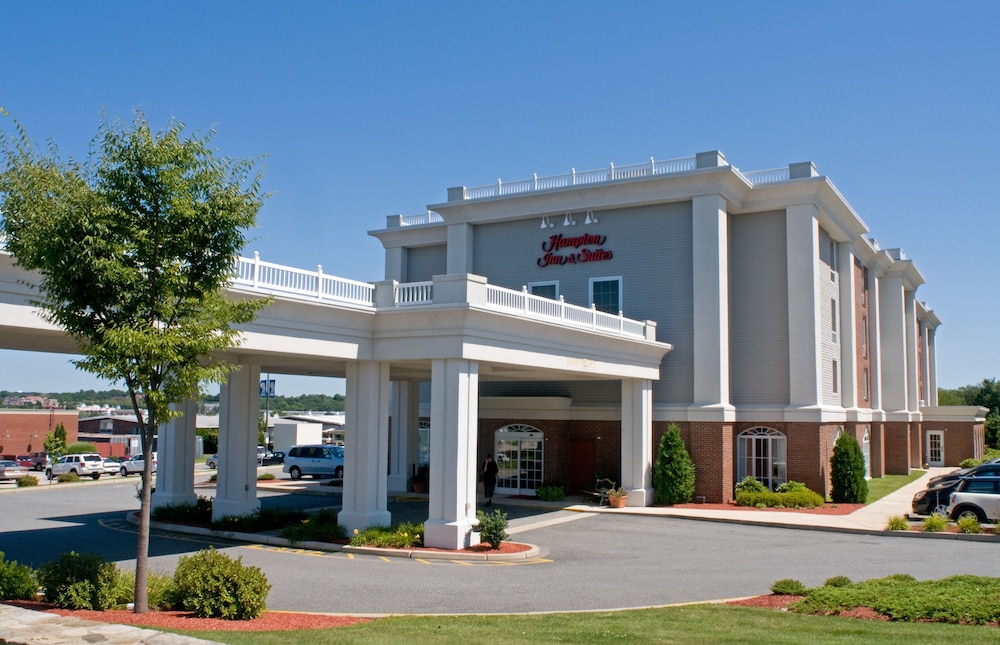 Hampton Inn & Suites Newport Middletown - photo 62