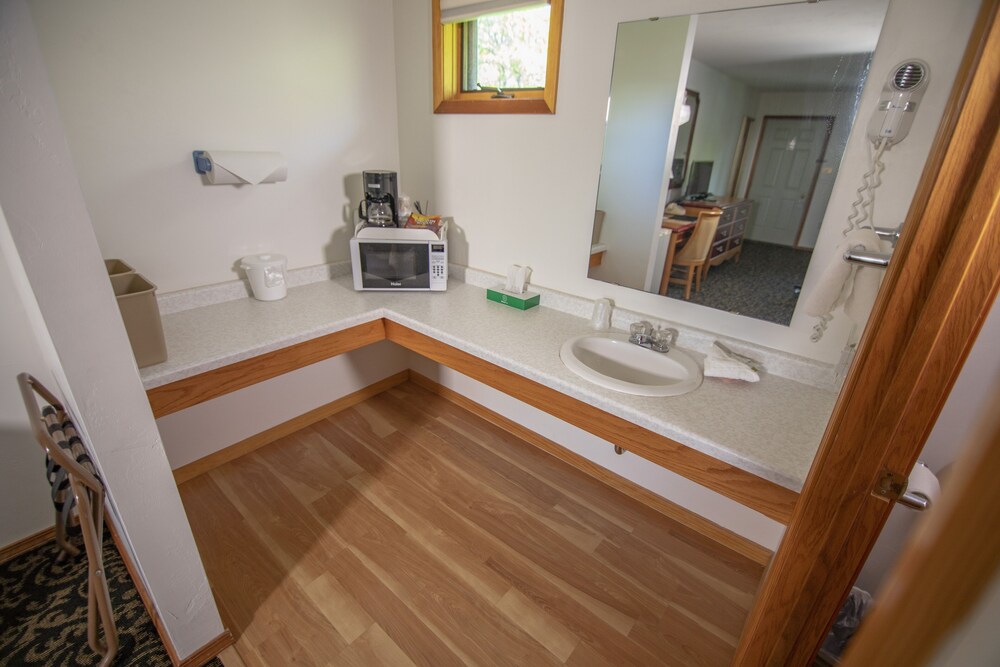 Coachlite Inn - photo 60