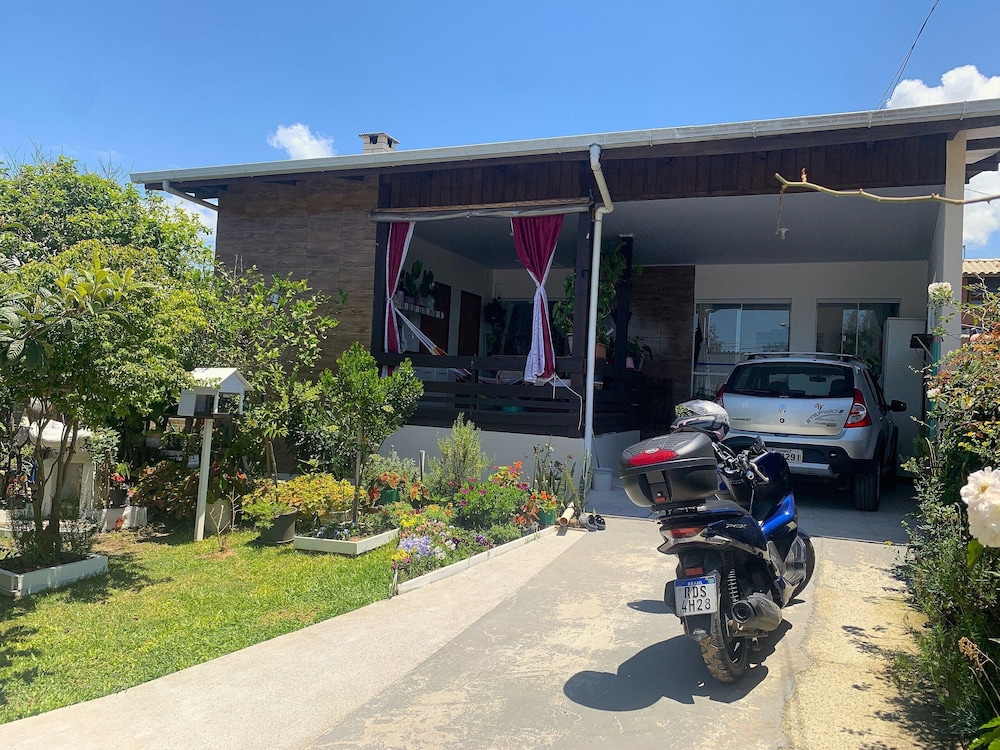 Casa Família: Praia Campeche e Conforto — 4-Star Luxury Hotel in Florianopolis, Brasil