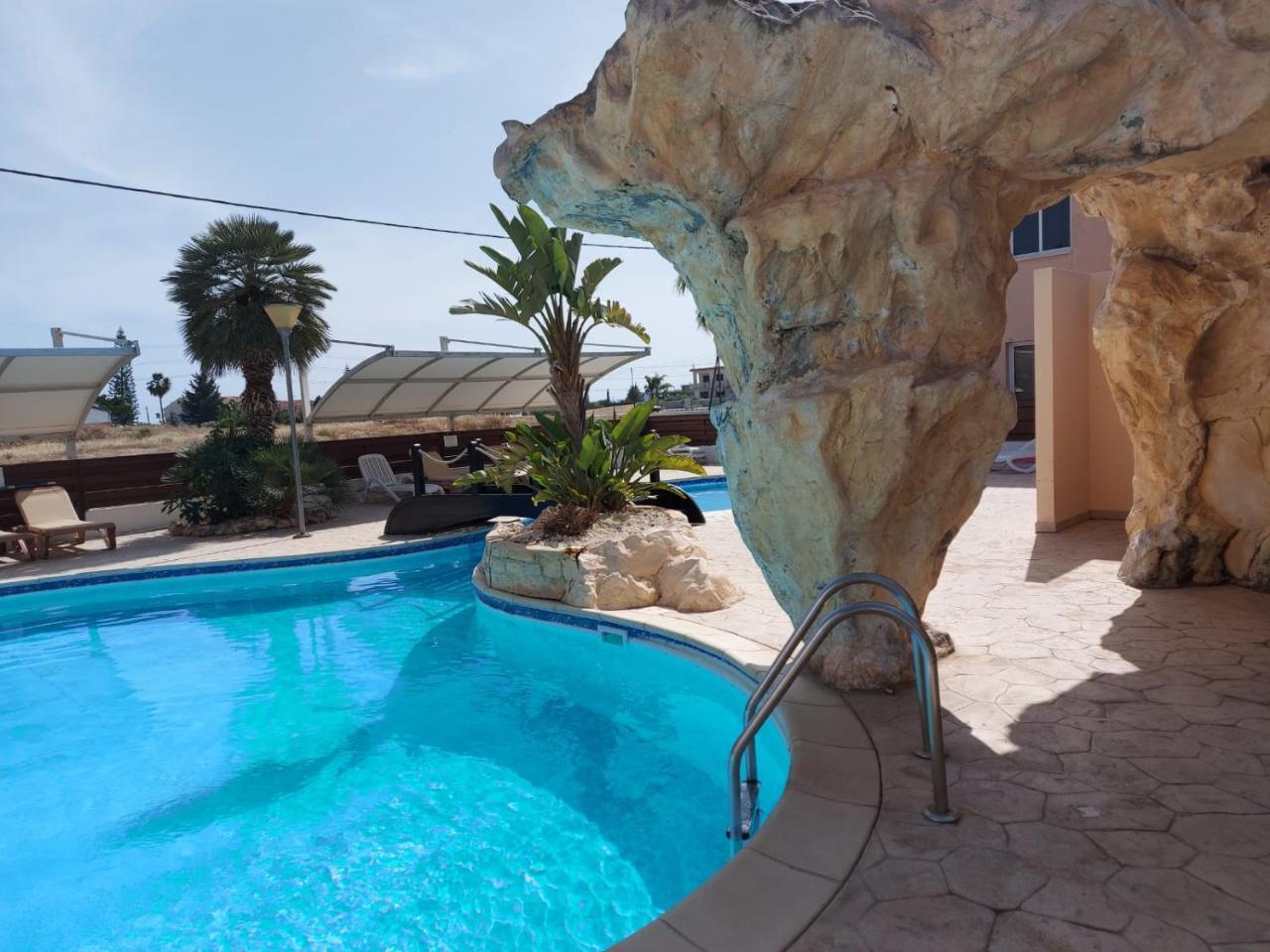 Pyla Palms Resorts A2 102 — 4-Star Luxury Hotel in Pyla, Cyprus