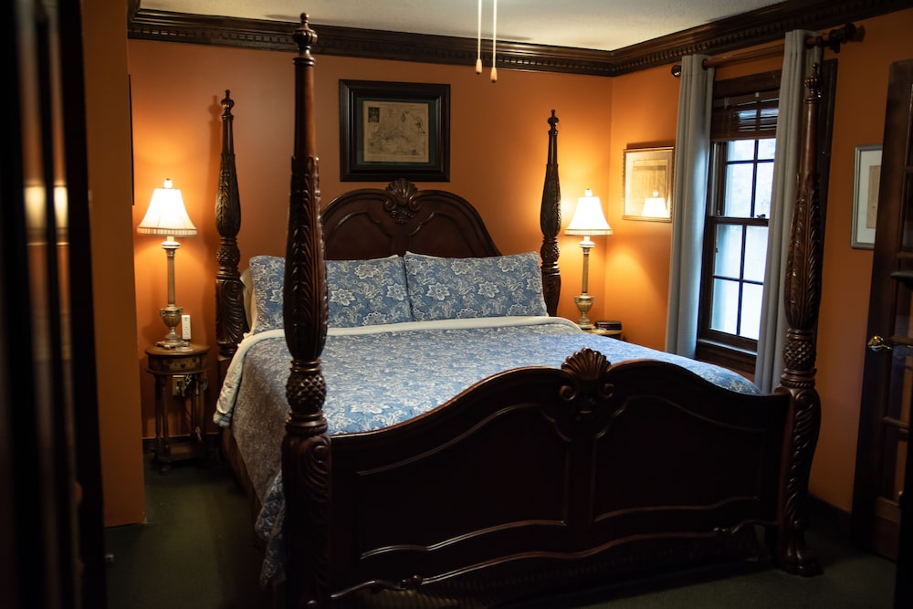 Williamsburg Sampler B & B - photo 9