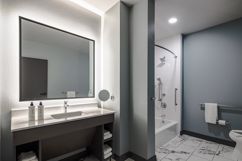 Crowne Plaza Kearney by IHG - photo 23