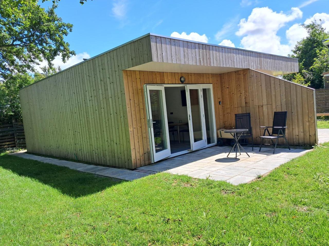 Strandhuisje Freek 900 m van zee en strand in Callantsoog, Netherlands