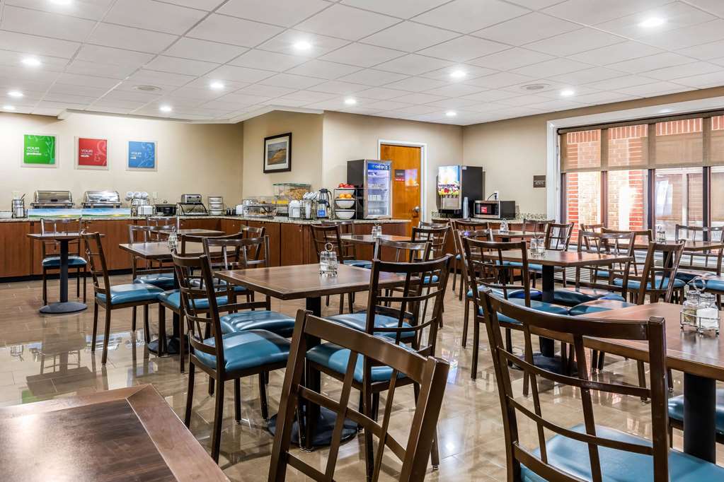 Comfort Inn & Suites Airport American Way - photo 30