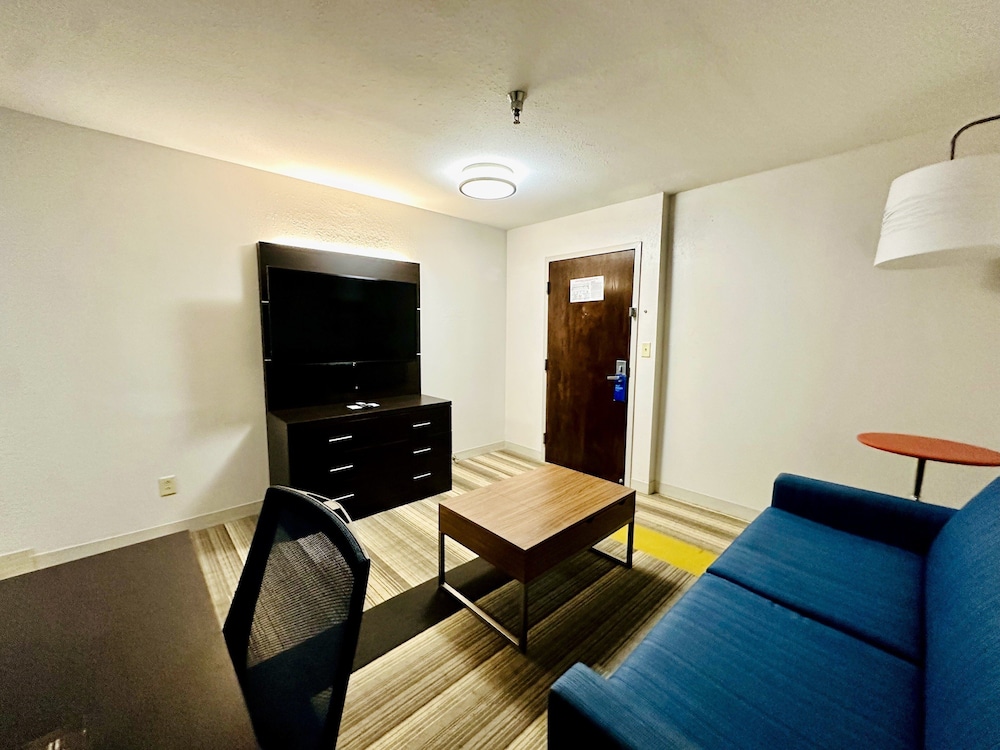 Holiday Inn Express Hotel & Suites Chattanooga Hixson by IHG - photo 19