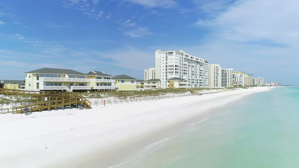 Beachfront Joy at Sandpiper Cove — 4-Star Luxury Hotel in Destin, United States