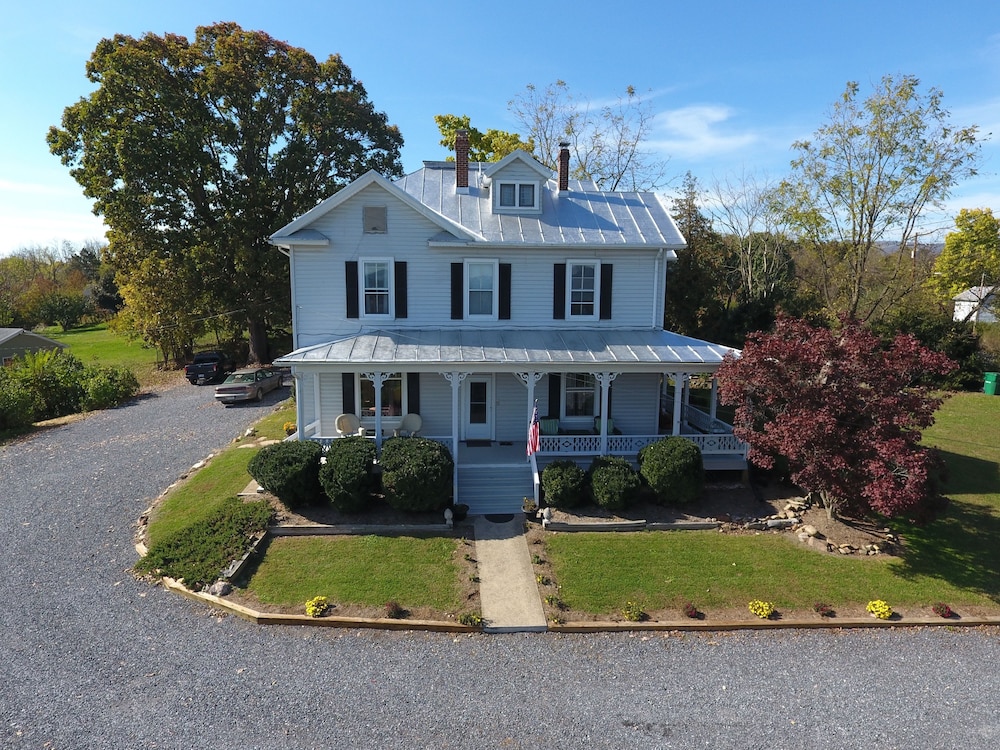 Mayneview B&B — 4-Star Luxury Hotel in Luray, United States