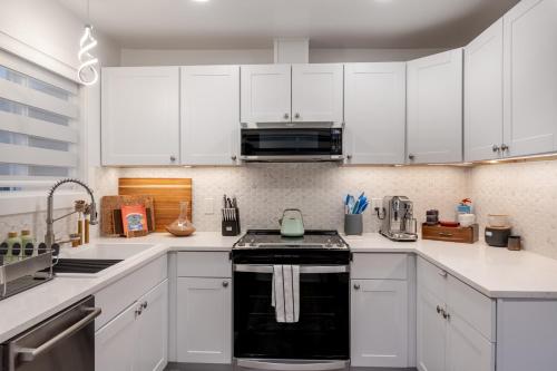 Contemporary Alaska 2 Bedroom Apartment 20766119 — Juneau