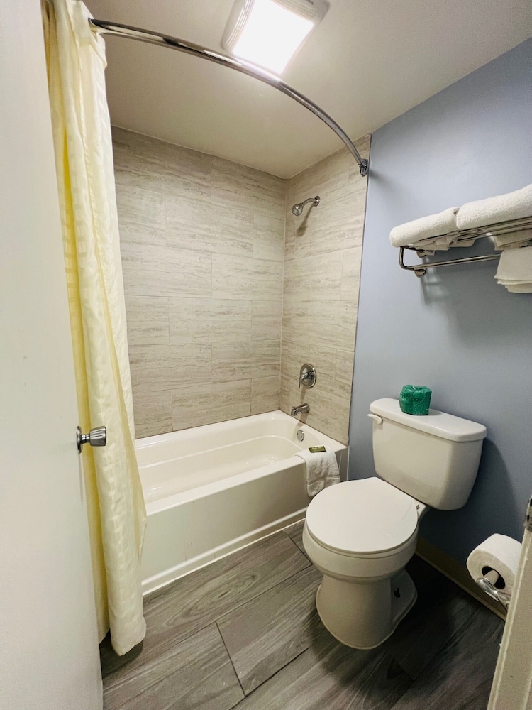 Travelodge by Wyndham Carlisle North - photo 13