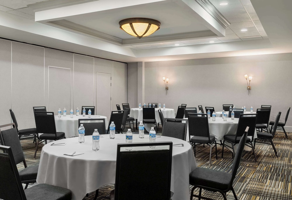 Homewood Suites by Hilton Richmond Airport - photo 36