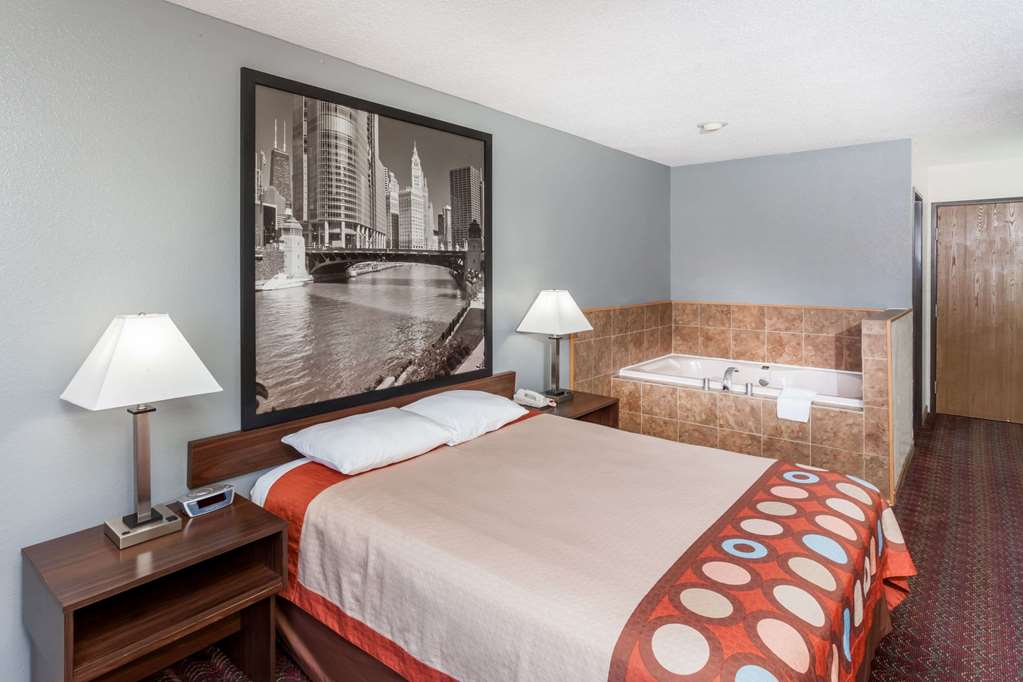 Super 8 by Wyndham Pekin Peoria Area - photo 13