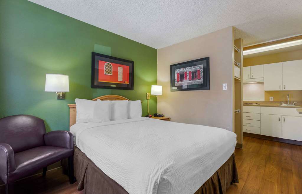 Extended Stay America Suites Phoenix Scottsdale Old Town - photo 9