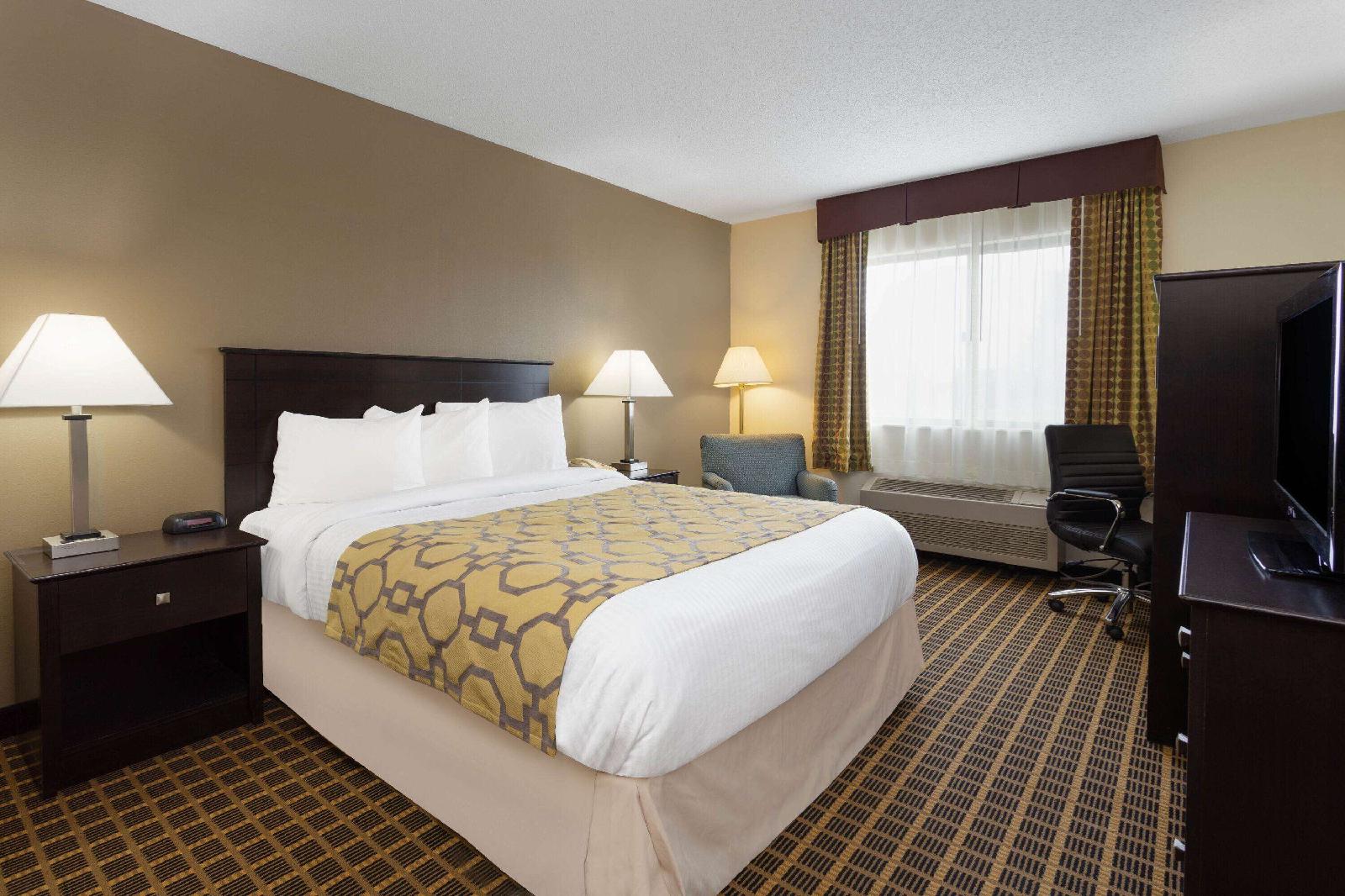Baymont by Wyndham Harvard - photo 12
