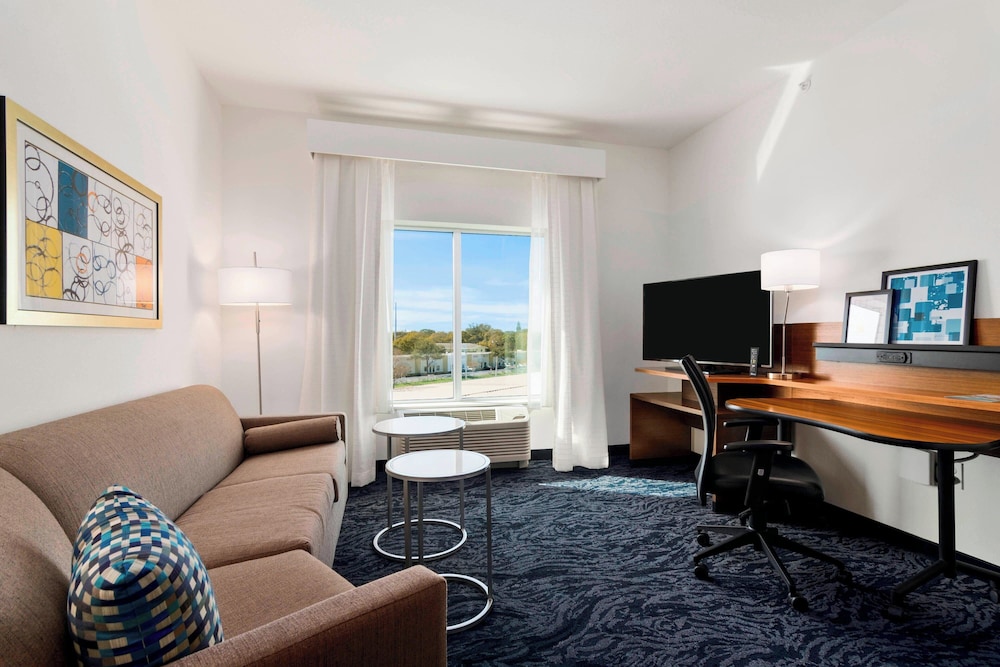 Fairfield by Marriott Inn & Suites St Petersburg North - photo 14