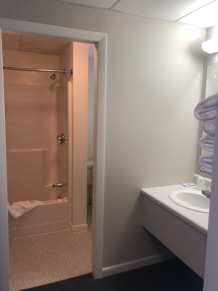 Edenbrook Motel - photo 14