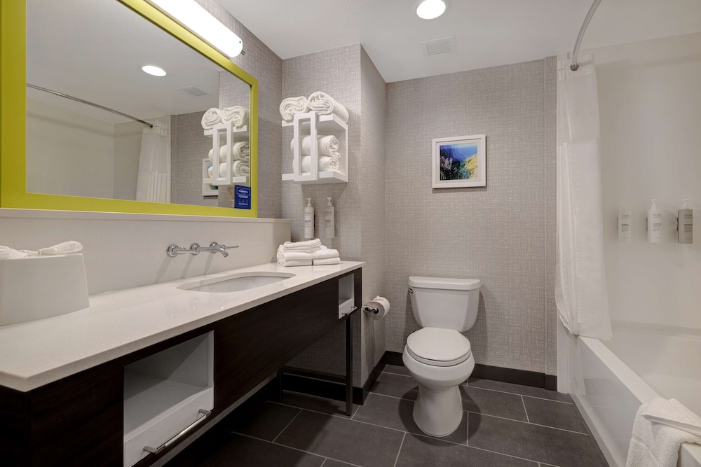 Hampton Inn & Suites by Hilton Marina - photo 26