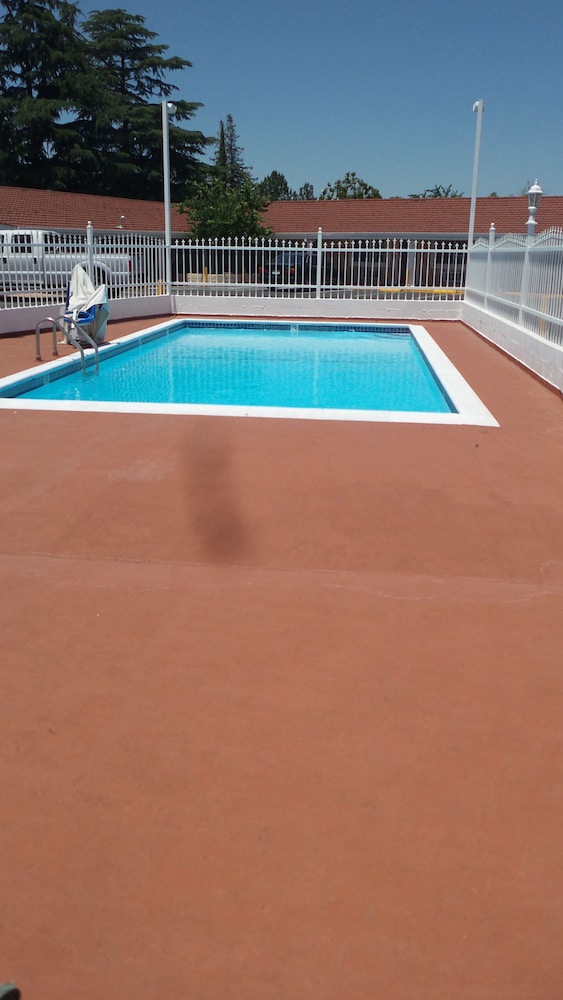 Holiday Motel Oakdale - photo 22