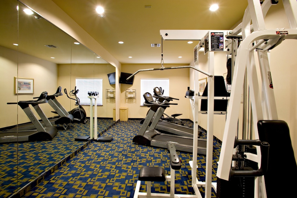 Holiday Inn Express and Suites Jourdanton Pleasant - photo 16