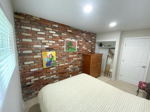 In a quiet neighborhood near the Main Street Room C — hotel in Rowland Heights