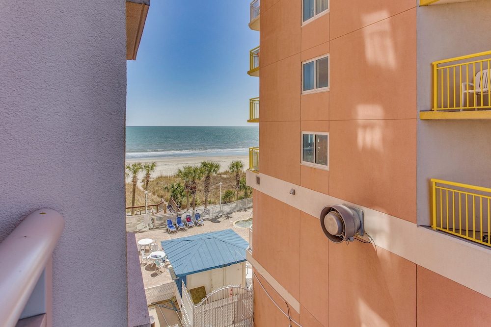 Steps to Beach: Bay Watch Resort Studio - photo 14