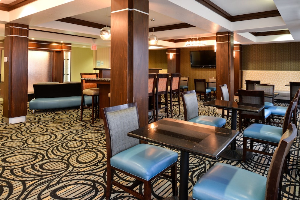 Holiday Inn Express & Suites Greenfield by IHG - photo 30